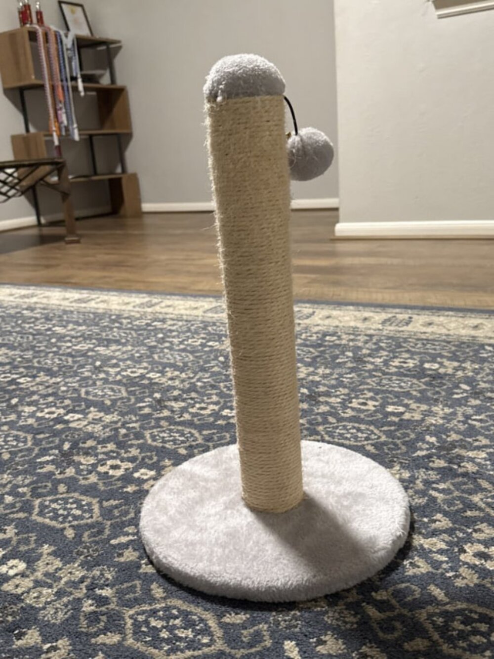 Cat scratching post - Picture 4 of 4
